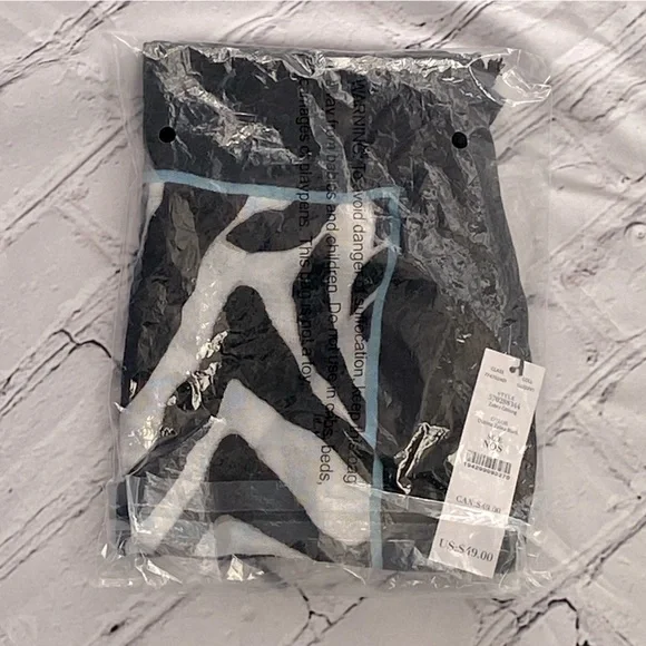 WHBM Zebra-Print Oblong Scarf In Black & White - NWT - Picture 3 of 5